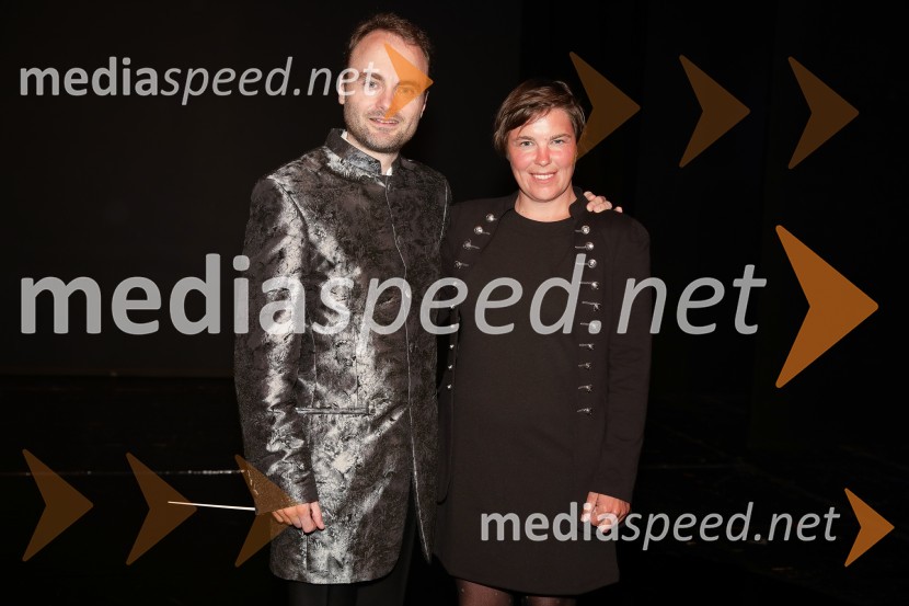  Simon Dvoršak, dirigent;  ... The sound, premiera kozmične opere