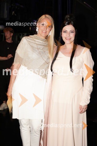  Katarina Habe, Katrinas;  Nuška Drašček, pevkaThe sound, premiera kozmične opere