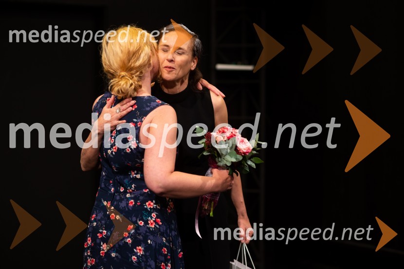 mag. Tina Kosi, upravnica SLG Celje;  Lučka Počkaj, igralkaDolg, premiera drame SLG Celje