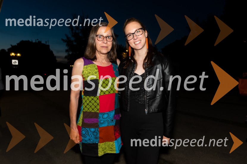  ... ; mag. Barbara Petrovič, vodja marketinga in odnosov za javnostmi SLG CeljeDolg, premiera drame SLG Celje