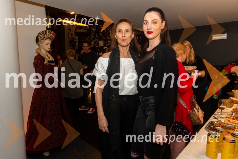  Lučka Počkaj, igralka;  Maša Grošelj, igralkaDolg, premiera drame SLG Celje