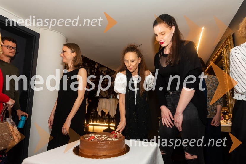  Lučka Počkaj, igralka;  Maša Grošelj, igralkaDolg, premiera drame SLG Celje