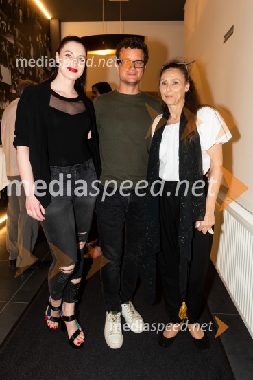  Maša Grošelj, igralka;  Juš A. Zidar, režiser;  Lučka Počkaj, igralkaDolg, premiera drame SLG Celje