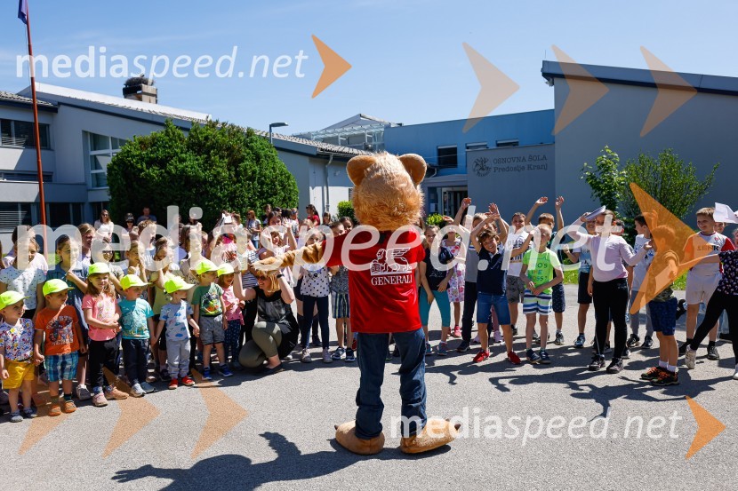 3D zebra odslej tudi pred OŠ Predoslje