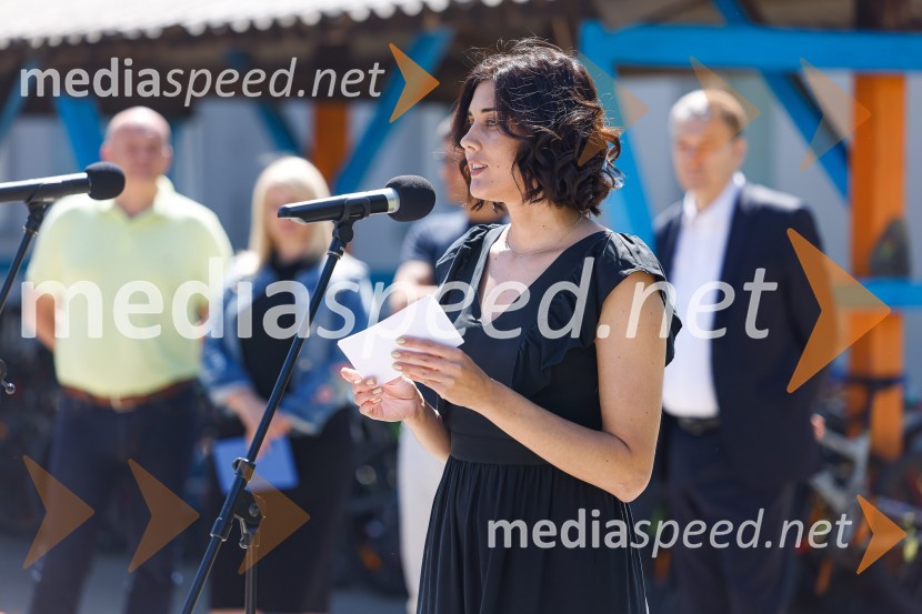 3D zebra odslej tudi pred OŠ Predoslje