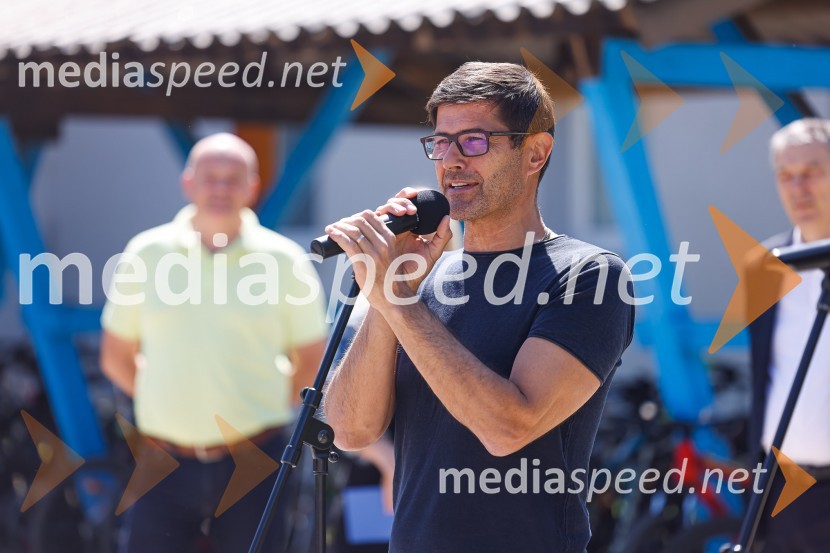  Matjaž Rakovec, župan Mestne občine Kranj3D zebra odslej tudi pred OŠ Predoslje