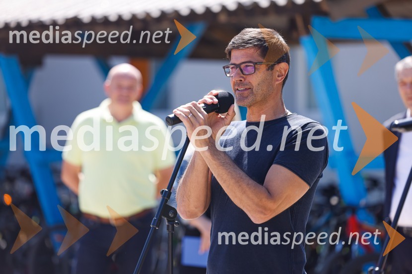  Matjaž Rakovec, župan Mestne občine Kranj3D zebra odslej tudi pred OŠ Predoslje