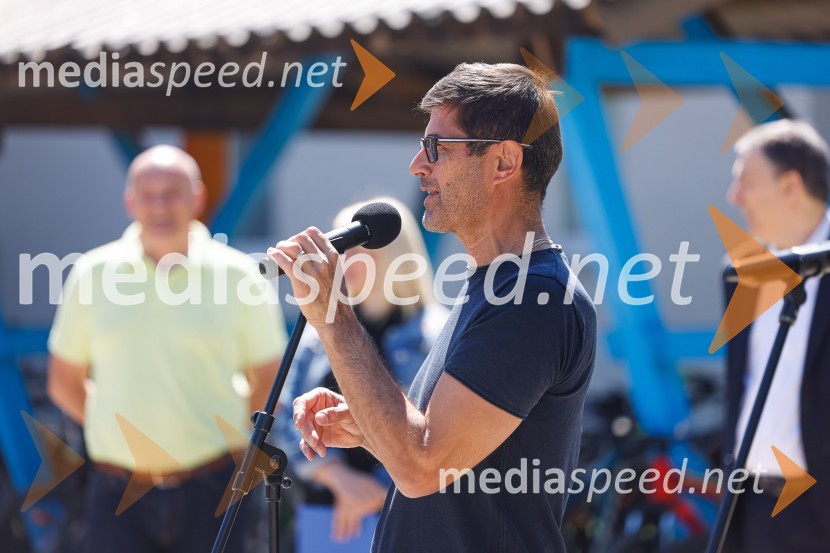  Matjaž Rakovec, župan Mestne občine Kranj3D zebra odslej tudi pred OŠ Predoslje