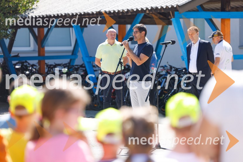 3D zebra odslej tudi pred OŠ Predoslje