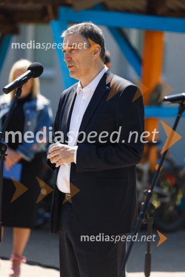 3D zebra odslej tudi pred OŠ Predoslje