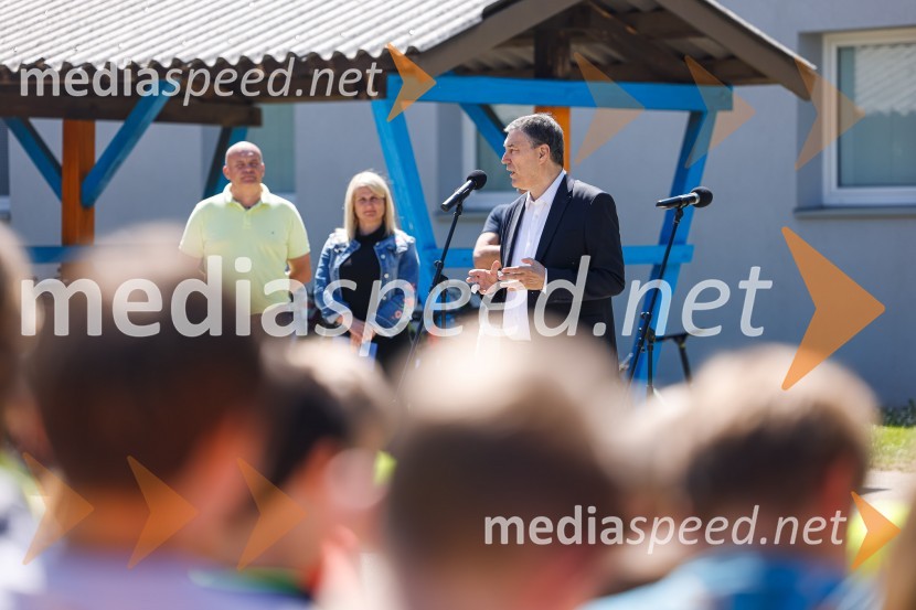 3D zebra odslej tudi pred OŠ Predoslje