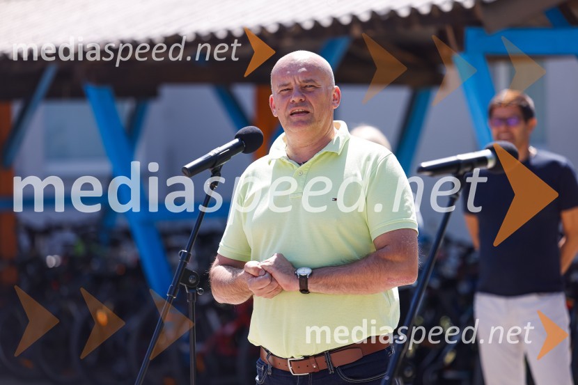  Robert Štaba, predsednik Zavoda Varna pot3D zebra odslej tudi pred OŠ Predoslje