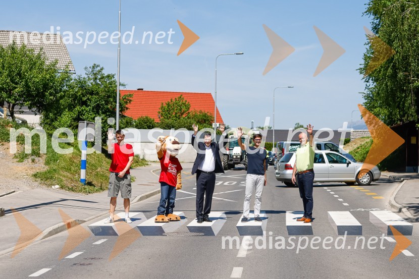  Rok Terkaj - Trkaj, raper;  ... ;  Matjaž Rakovec, župan Mestne občine Kranj;  Robert Štaba, predsednik Zavoda Varna pot3D zebra odslej tudi pred OŠ Predoslje