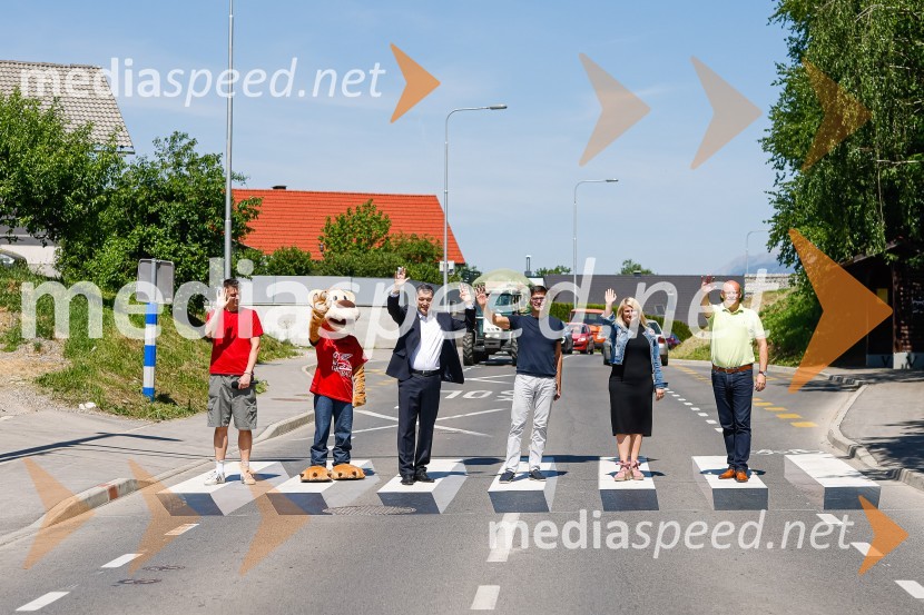  Rok Terkaj - Trkaj, raper;  ... ;  Matjaž Rakovec, župan Mestne občine Kranj;  ... ;  Robert Štaba, predsednik Zavoda Varna pot3D zebra odslej tudi pred OŠ Predoslje