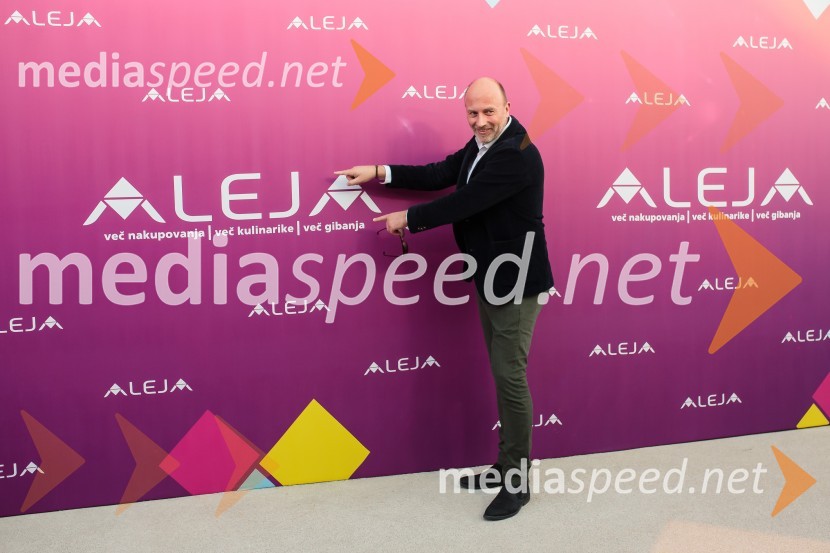 Aleja, 2. rojstni dan