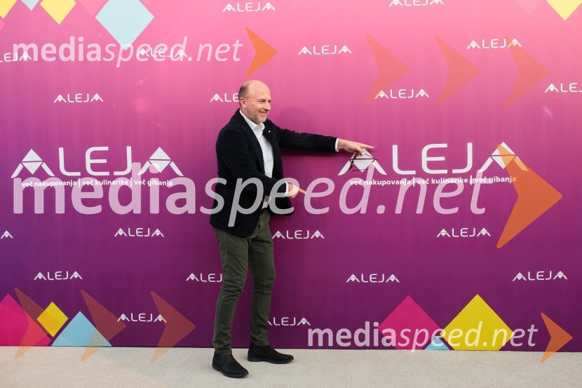 Aleja, 2. rojstni dan