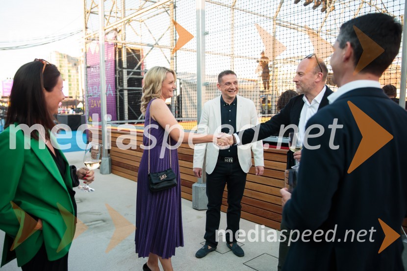 Aleja, 2. rojstni dan