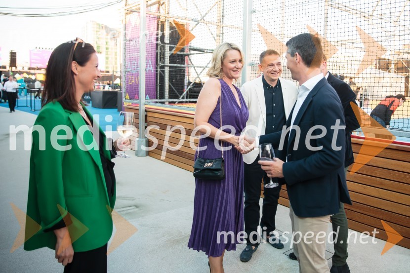 Aleja, 2. rojstni dan