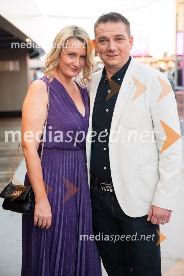  Katarina Pugelj;  Toni Pugelj, direktor SES Slovenija in center manager nakupovalnega središča AlejaAleja, 2. rojstni dan