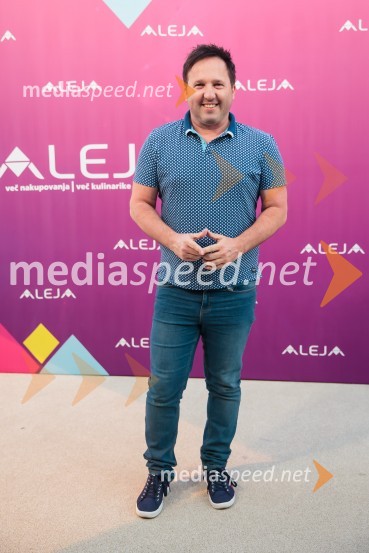  Alesh Maatko, novinarAleja, 2. rojstni dan