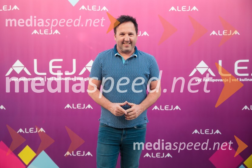  Alesh Maatko, novinarAleja, 2. rojstni dan