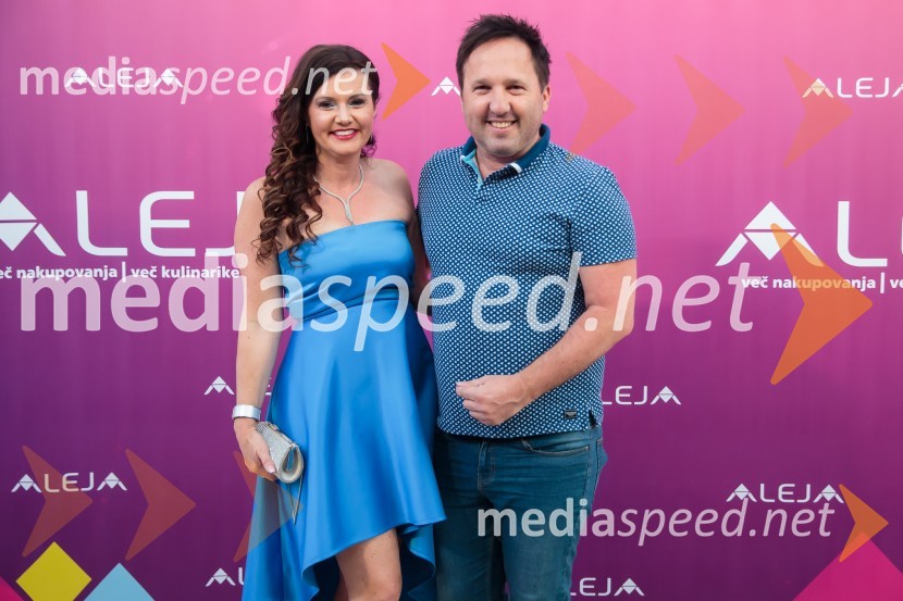 mag. Andreja  Jernejčič, direktorica podjetja Lin&Nil;  Alesh Maatko, novinarAleja, 2. rojstni dan