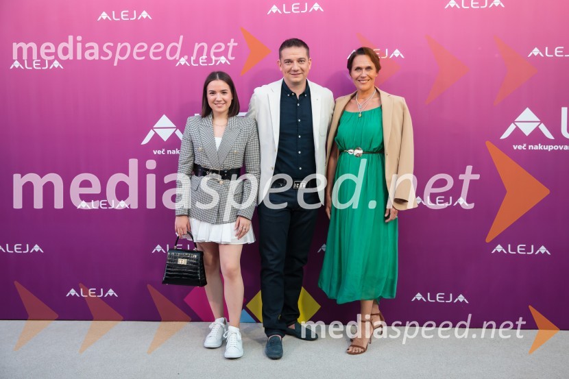  ... ;  Toni Pugelj, direktor SES Slovenija in center manager nakupovalnega središča Aleja;  Andrea Volenik, Mc Donalds Slovenija, generalna direktoricaAleja, 2. rojstni dan