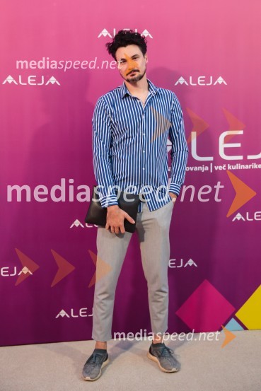 Aleja, 2. rojstni dan