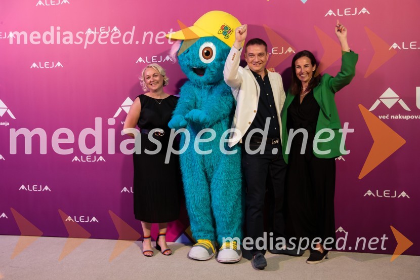  Klavdija Miklavžin Javornik, vodja marketinga, Aleja;  ... ;  Toni Pugelj, direktor SES Slovenija in center manager nakupovalnega središča Aleja;  ... Aleja, 2. rojstni dan