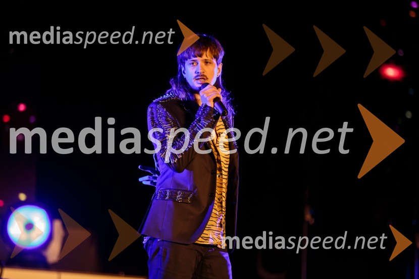  Gregor  Strasbergar, glasbena skupina MRFYAleja, 2. rojstni dan