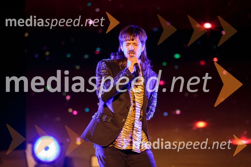  Gregor  Strasbergar, glasbena skupina MRFYAleja, 2. rojstni dan