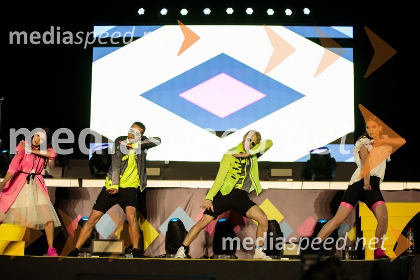 Aleja, 2. rojstni dan