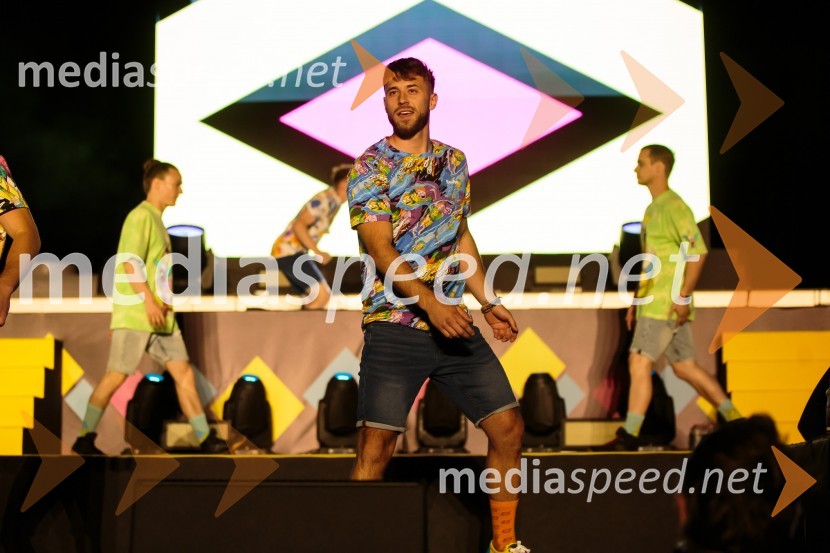 Aleja, 2. rojstni dan