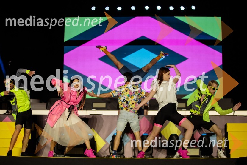 Aleja, 2. rojstni dan