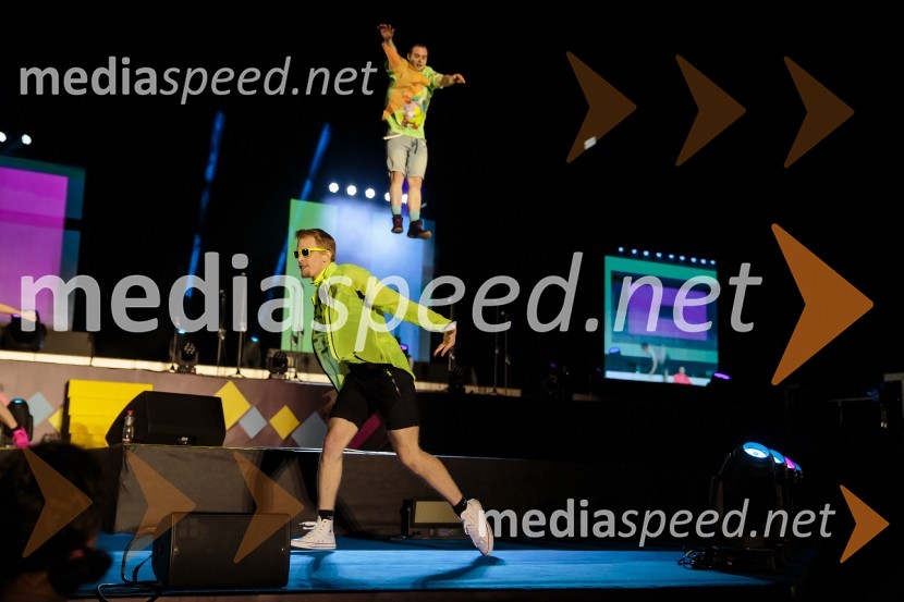 Aleja, 2. rojstni dan