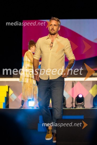 Aleja, 2. rojstni dan