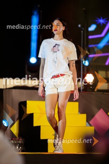 Aleja, 2. rojstni dan