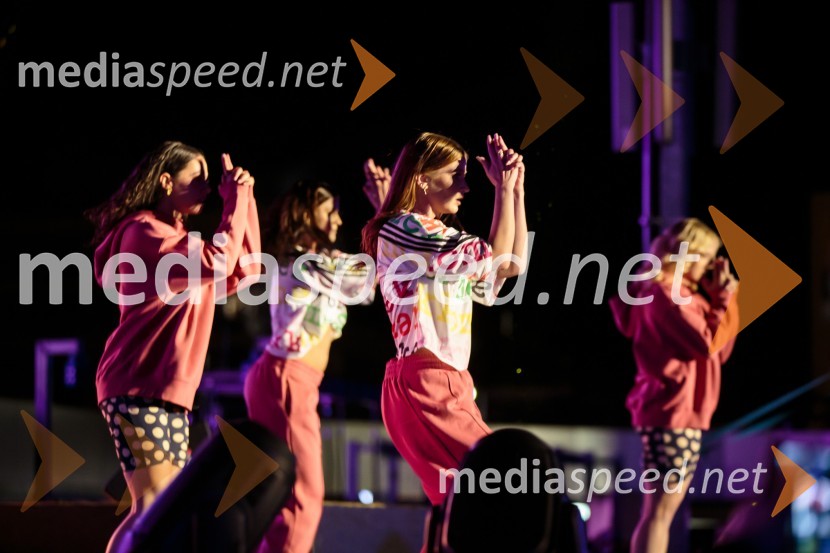 Aleja, 2. rojstni dan