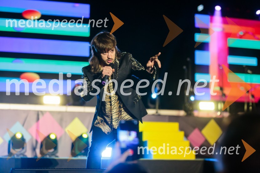  Gregor  Strasbergar, glasbena skupina MRFYAleja, 2. rojstni dan