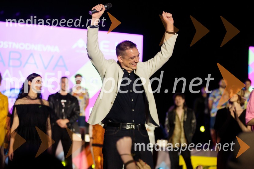 Aleja, 2. rojstni dan