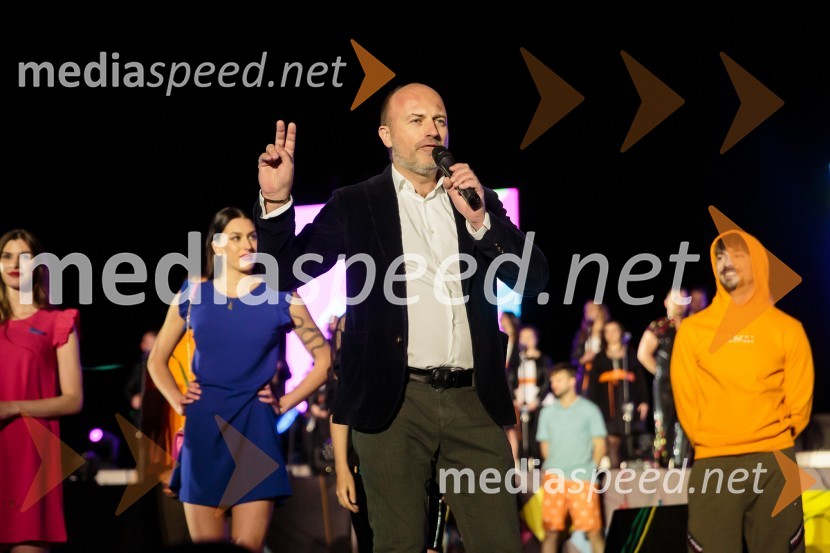 Aleja, 2. rojstni dan