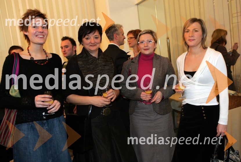 Špela Horjak, direktorica odnosov z javnostmi v agenciji Mediamix, Duška Vuga Cizl, direktorica agencije Mediamix, Petra Slanič, vodja marketinga in odnosov z javnostmi pri podjetju Siteco Sistemi in Maja Miličevič, medijska planerka v agenciji MediamixVečerov Bob leta 2005, SNG Maribor