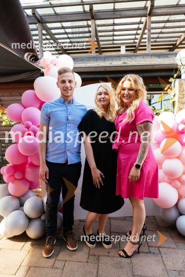  Marcel Belec;  Pia Lotrič, osebna asistentka Galea nepremičnine;  Mojca Žižek Mesarec, nepremičninska agentka, Galea15. let delovanja nepremičninske agentke Mojce Žižek Mesarec