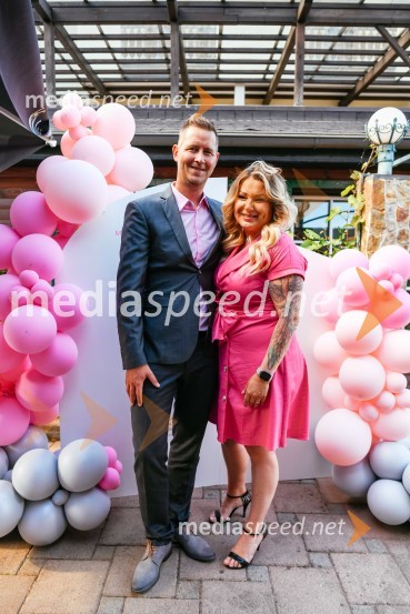  Primož Mesarec, Galea nepremičnine;  Mojca Žižek Mesarec, nepremičninska agentka, Galea15. let delovanja nepremičninske agentke Mojce Žižek Mesarec