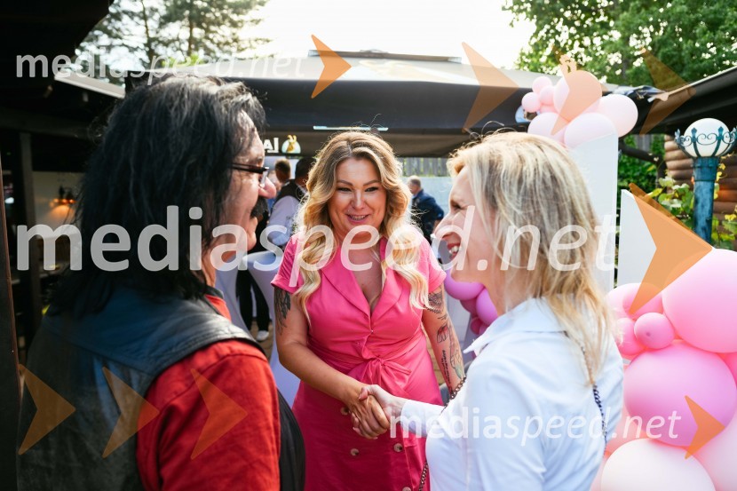  Slavko Kovačič-Spidi, glasbenik;  Mojca Žižek Mesarec, nepremičninska agentka, Galea;  Alja Polutnik15. let delovanja nepremičninske agentke Mojce Žižek Mesarec
