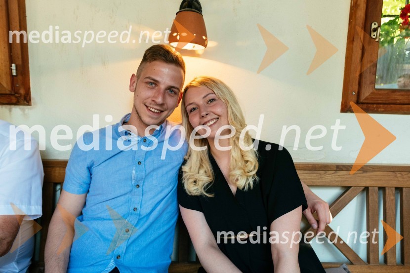  Marcel Belec;  Pia Lotrič, osebna asistentka Galea nepremičnine15. let delovanja nepremičninske agentke Mojce Žižek Mesarec