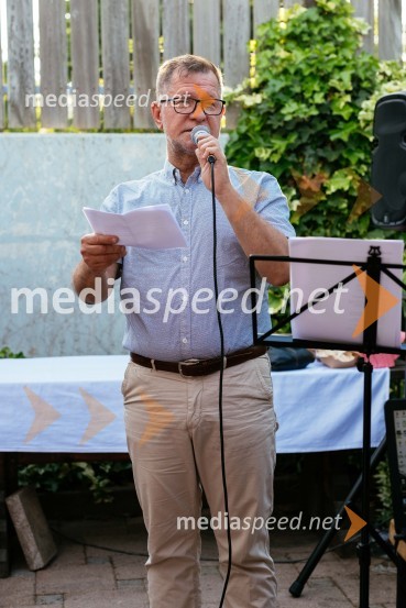  Andrej Okreša, novinar15. let delovanja nepremičninske agentke Mojce Žižek Mesarec