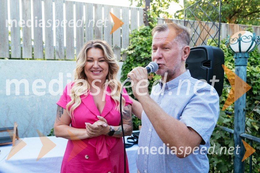  Mojca Žižek Mesarec, nepremičninska agentka, Galea;  Andrej Okreša, novinar15. let delovanja nepremičninske agentke Mojce Žižek Mesarec