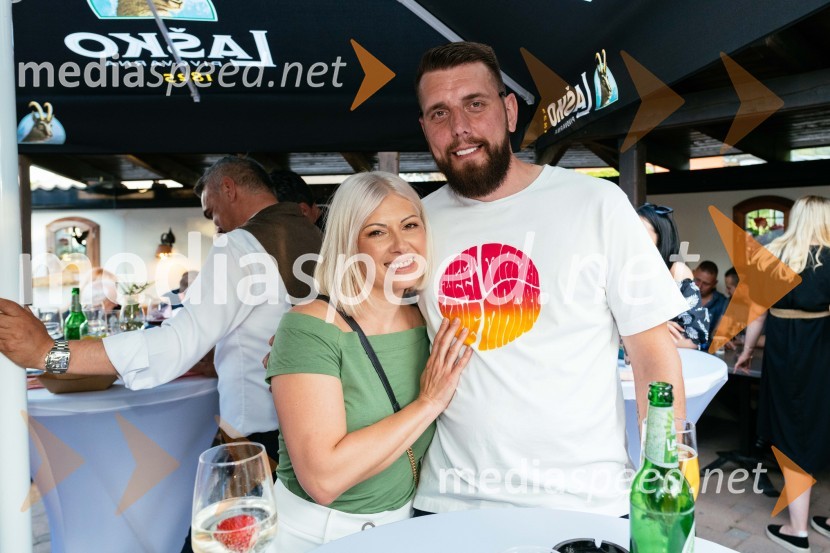  Tina  Marinič, lastnica Lepotne sobe Wauu;  Amer Ibrahimovic15. let delovanja nepremičninske agentke Mojce Žižek Mesarec