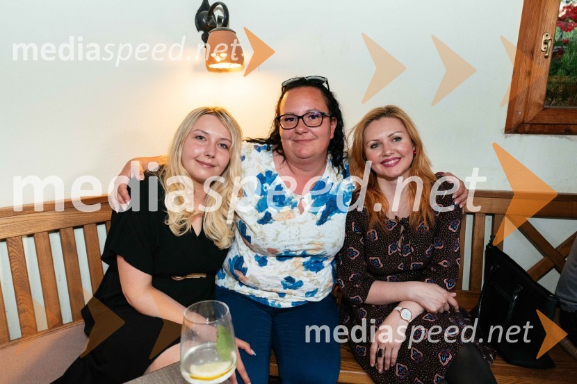  ... ;  Adrijana Smonkar, računovodstvo AS;  ... 15. let delovanja nepremičninske agentke Mojce Žižek Mesarec